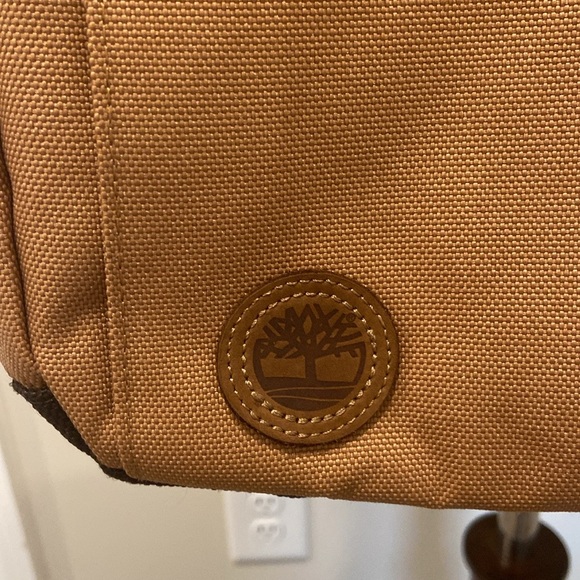 Timberland Brown Laptop Bag with Durable Fabric and Zipper Closure - Picture 4 of 12